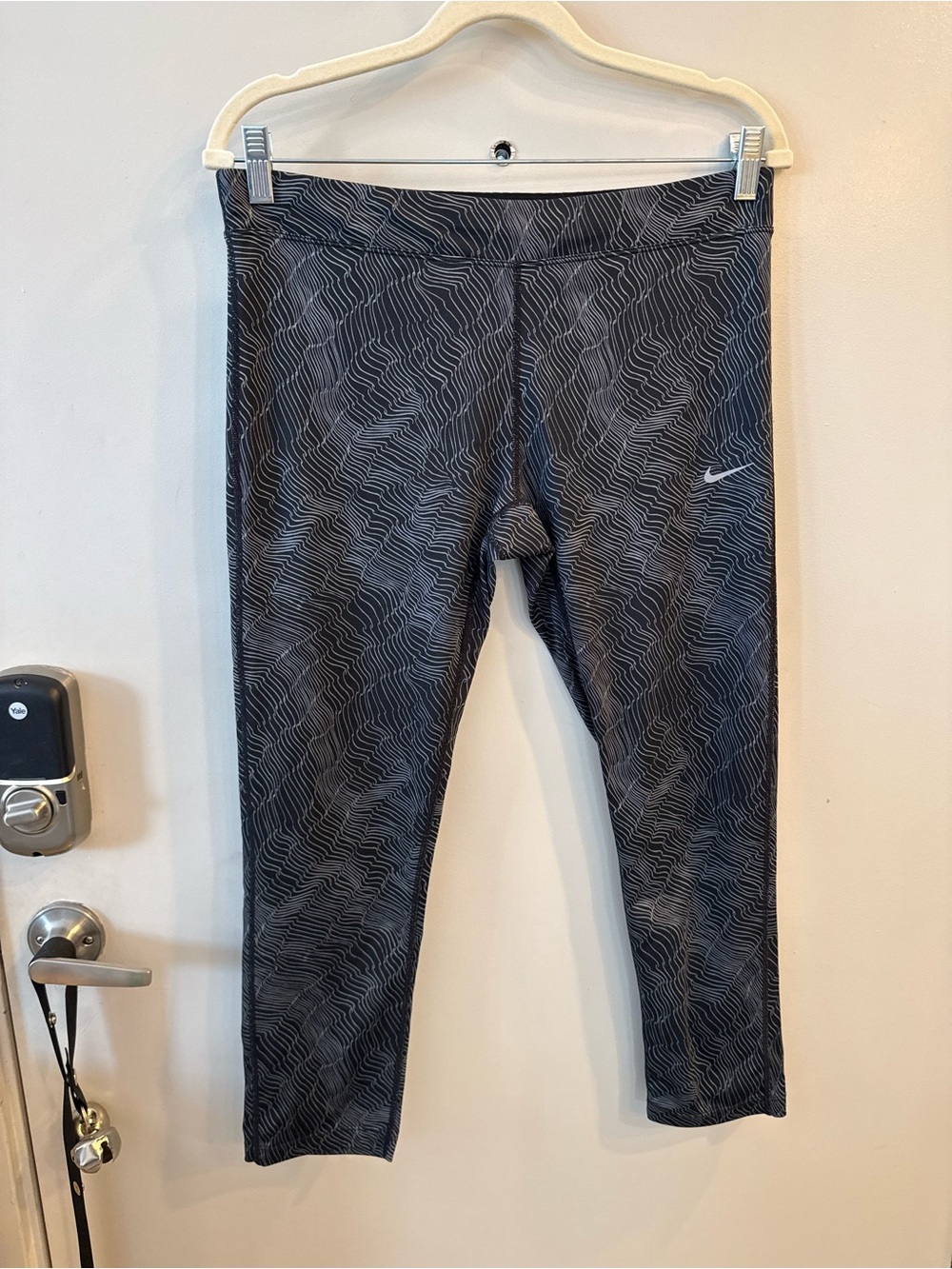 Nike Women’s Black Patterned Athletic Leggings